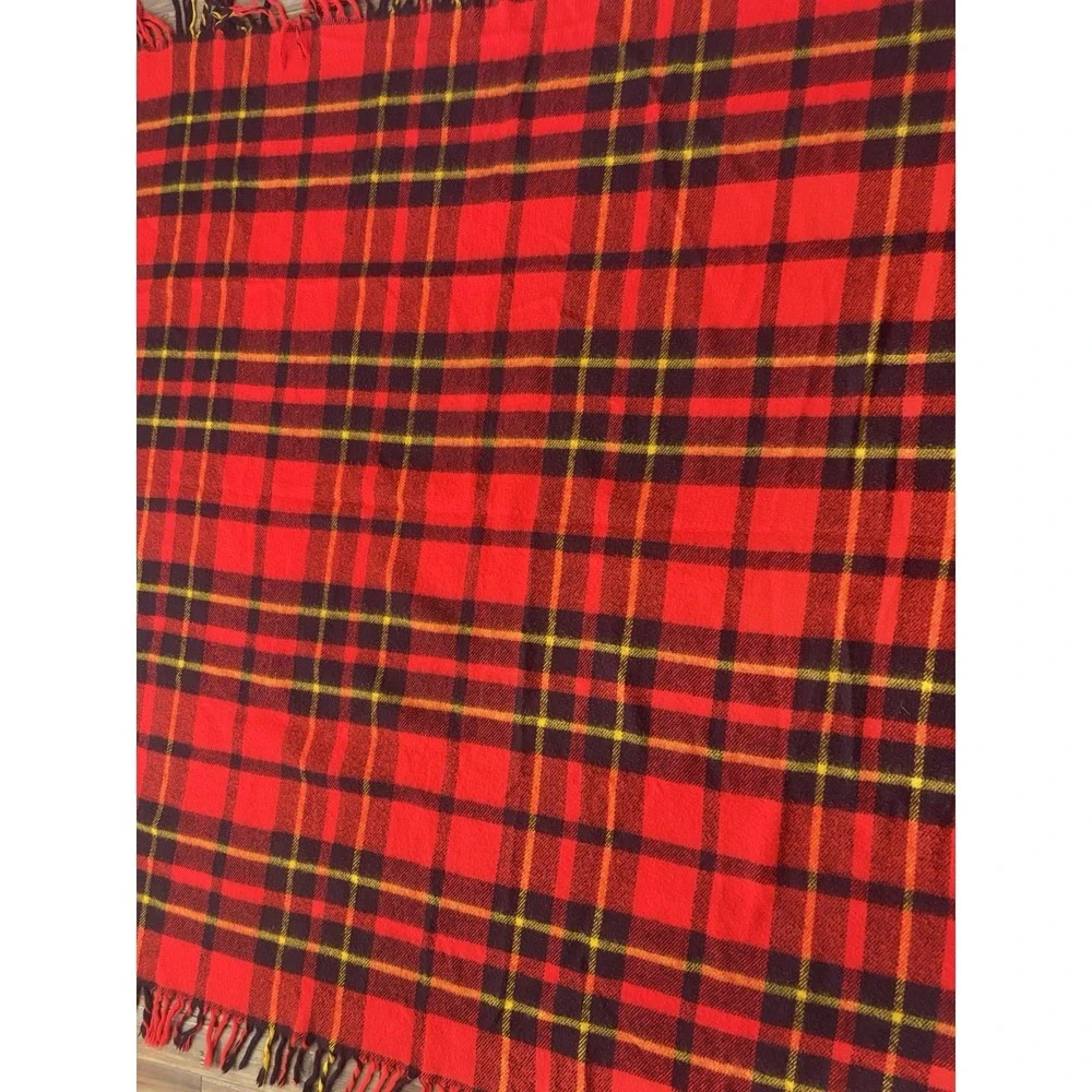 Faribo Red Tartan Plaid 100% Acrylic Blanket Throw Stadium Holiday 54x52